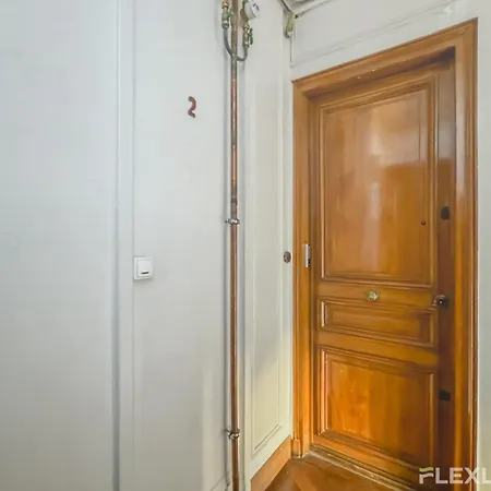 Flexliving - - Felix Faure *
