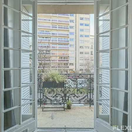 Flexliving - - Felix Faure