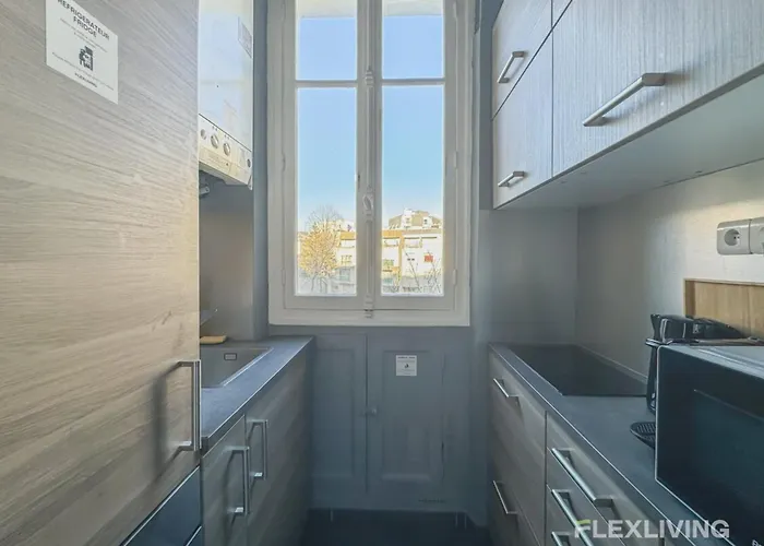 Flexliving - - Felix Faure *