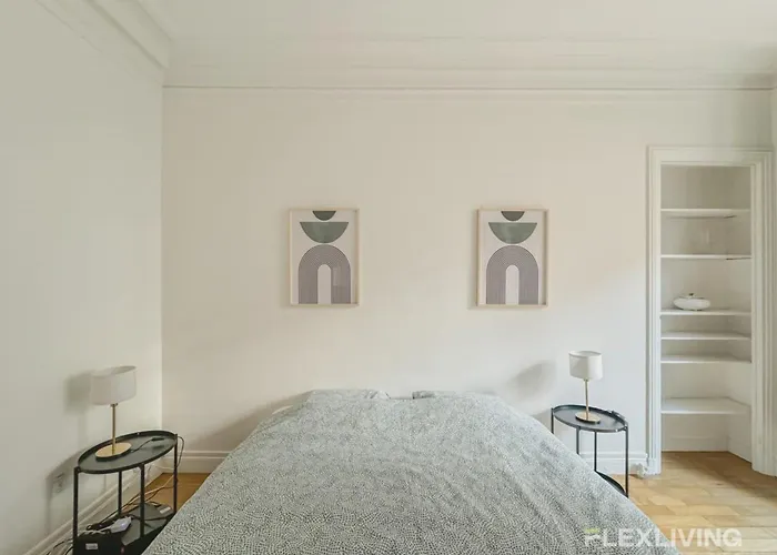 Flexliving - - Felix Faure *